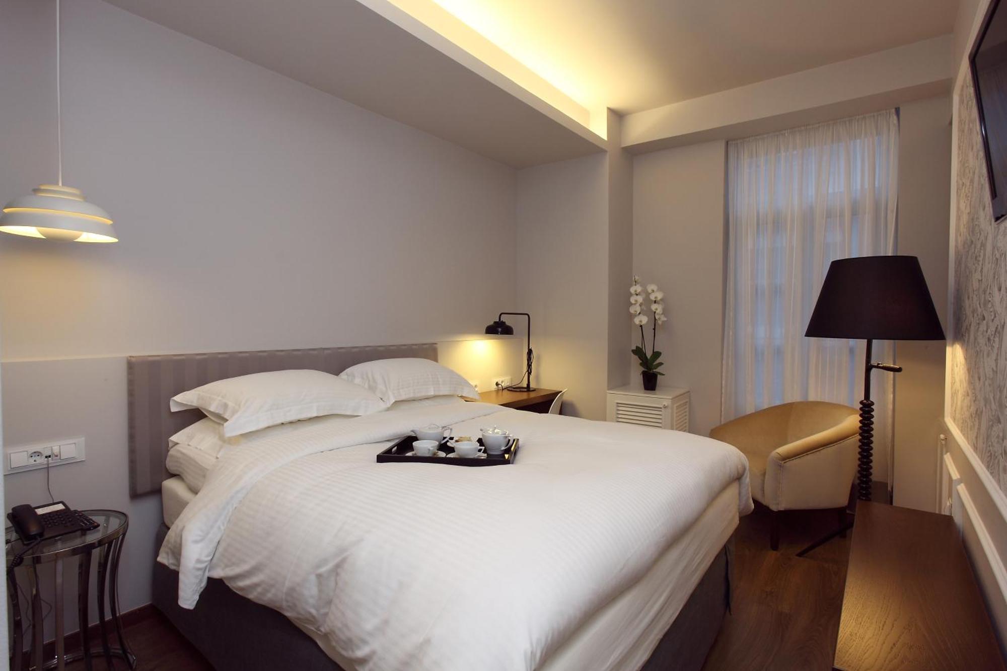 Hotel Metropolis Яніна Екстер'єр фото